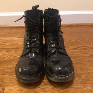 Dr. Martiens (glossy)